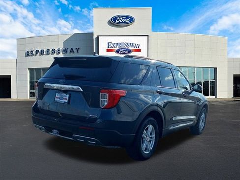 Used 2023 Ford Explorer XLT w/ Equipment Group 202A image 6