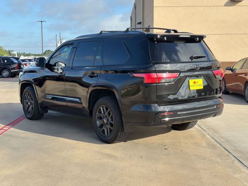 Used 2025 Toyota Sequoia Platinum image 3