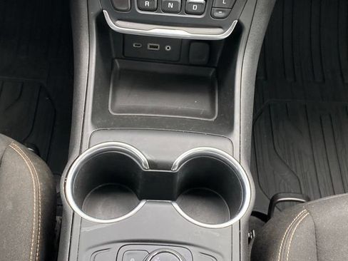 Used 2021 GMC Terrain SLE FWD image 19