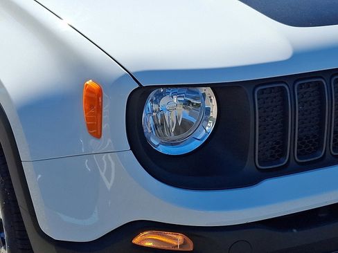 Used 2023 Jeep Renegade Trailhawk image 9