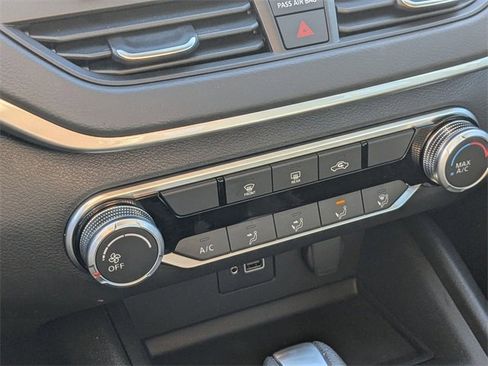 Used 2024 Nissan Altima 2.5 S image 15