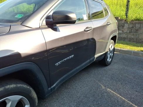 Used 2018 Jeep Compass Latitude w/ Popular Equipment Group AWD/4WD image 5