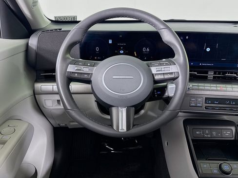 Used 2024 Hyundai Kona SEL w/ Convenience Package image 4