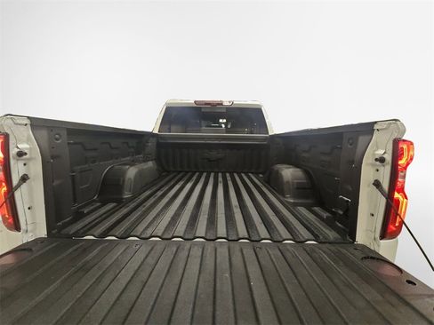 Certified 2025 Chevrolet Silverado 1500 High Country image 24