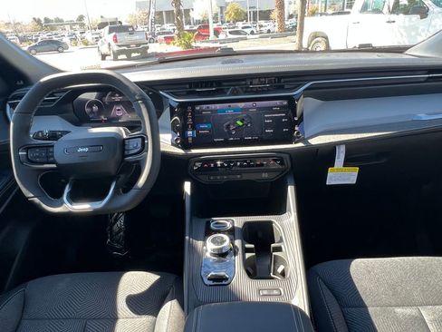 New 2026 Jeep Cherokee Laredo image 19