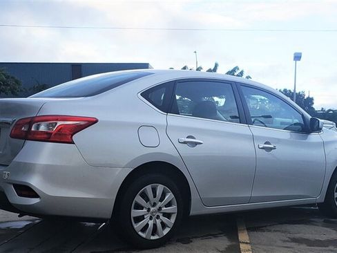 Used 2018 Nissan Sentra S FWD image 4