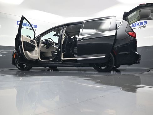 Used 2018 Chrysler Pacifica Limited w/ Advanced Safetytec Group image 63