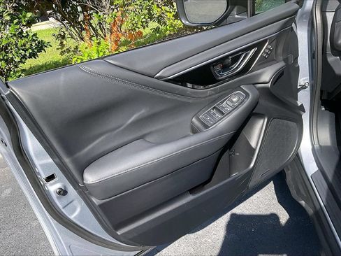 Used 2025 Subaru Outback Limited AWD/4WD image 27