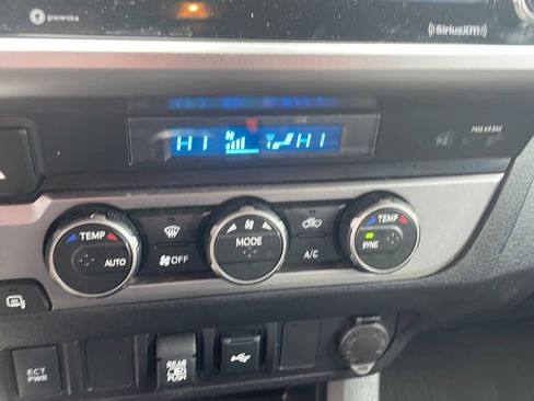 Used 2022 Toyota Tacoma SR5 image 15