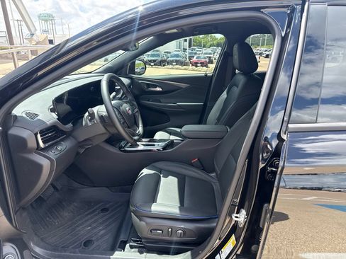 Certified 2024 Buick Envista Sport Touring w/ Convenience I Package FWD image 9