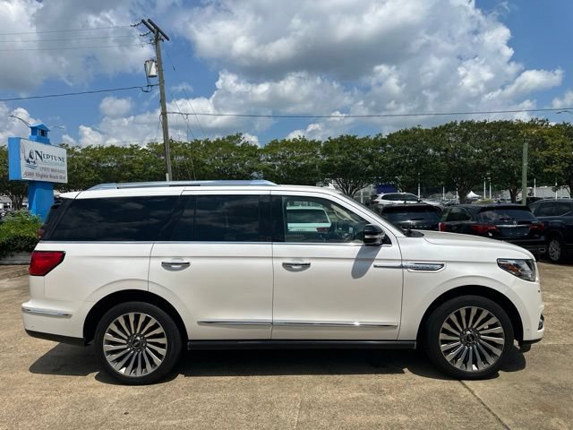 Used 2018 Lincoln Navigator Reserve w/ Technology Package AWD/4WD image 4