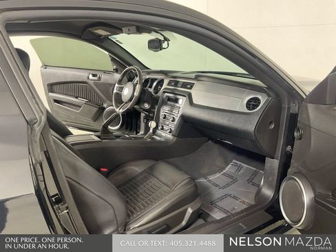 Used 2010 Ford Mustang Shelby GT500 RWD image 13