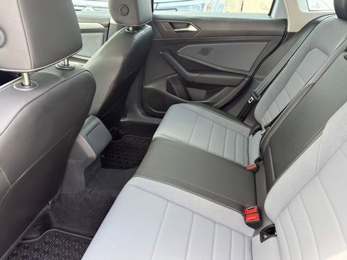 Used 2025 Volkswagen Jetta SE image 26