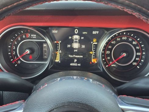 Used 2022 Jeep Gladiator Rubicon w/ Trailer Tow Package AWD/4WD image 13