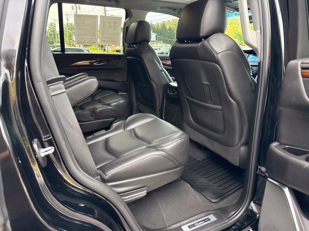 Used 2018 Cadillac Escalade Luxury AWD/4WD image 30