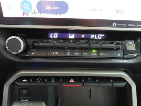 Used 2022 Toyota Tundra SR5 w/ TRD Off-Road Premium Package AWD/4WD image 24