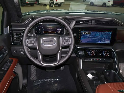 New 2026 GMC Sierra 3500 Denali Ultimate w/ LPO, Black Badging Package AWD/4WD image 14