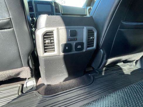 Used 2018 Ford F150 Raptor w/ Equipment Group 802A Luxury image 11