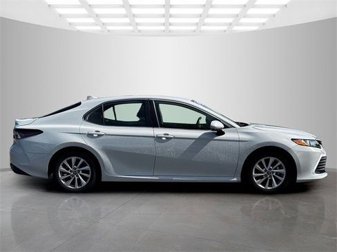 Used 2023 Toyota Camry LE image 8