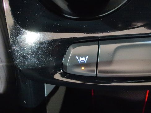 Used 2025 Chevrolet Trax RS w/ Driver Confidence Package image 21