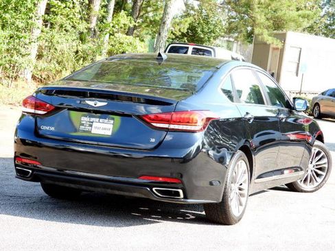 Used 2015 Hyundai Genesis 3.8 image 4
