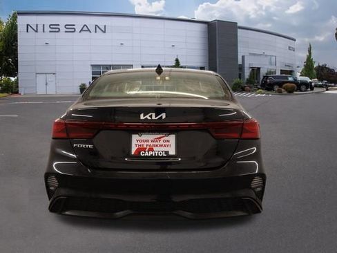 Used 2024 Kia Forte LXS image 4