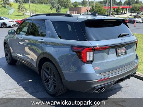 Used 2025 Ford Explorer ST AWD/4WD image 14