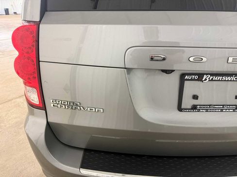 Used 2015 Dodge Grand Caravan SXT FWD image 17