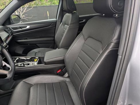 Used 2024 Volkswagen Atlas Cross Sport SEL R-Line image 29