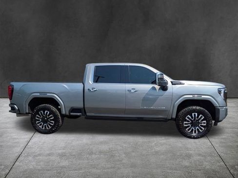 Used 2024 GMC Sierra 2500 Denali Ultimate w/ LPO, GMC Protection Package AWD/4WD image 3