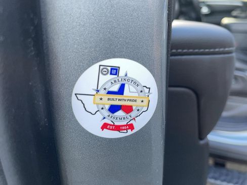 Used 2024 Chevrolet Tahoe Z71 w/ Luxury Package image 31