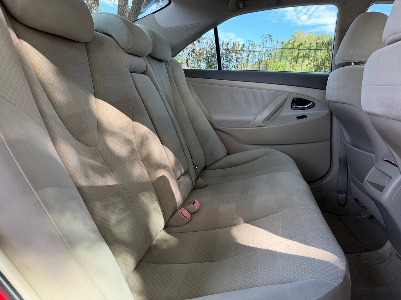 Used 2009 Toyota Camry LE FWD image 16