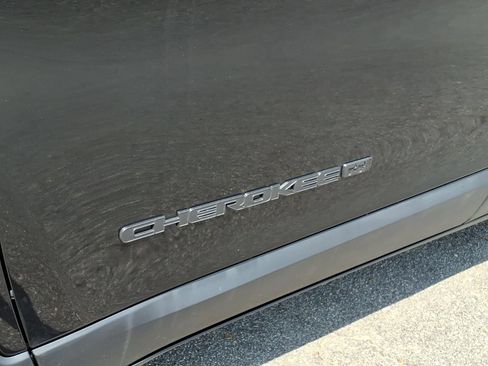 Used 2021 Jeep Cherokee Latitude Lux 80th Anniv w/ Quick Order Package 26U 80TH AWD/4WD image 9