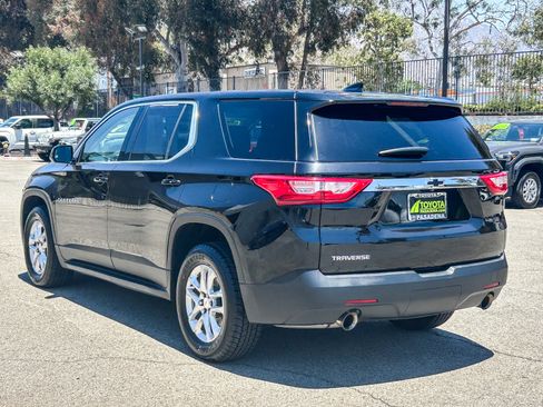 Used 2018 Chevrolet Traverse LS w/ LPO, Black Accent Package FWD image 8