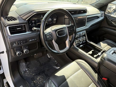 Used 2024 GMC Yukon Denali RWD image 9