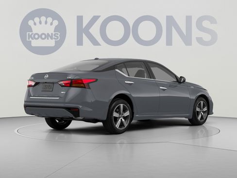 Used 2024 Nissan Altima 2.5 SV w/ SV Premium Package FWD image 4
