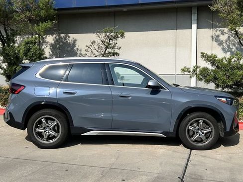 Used 2023 BMW X1 xDrive28i AWD/4WD image 3