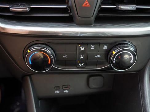 Used 2025 Buick Encore GX Preferred FWD image 24