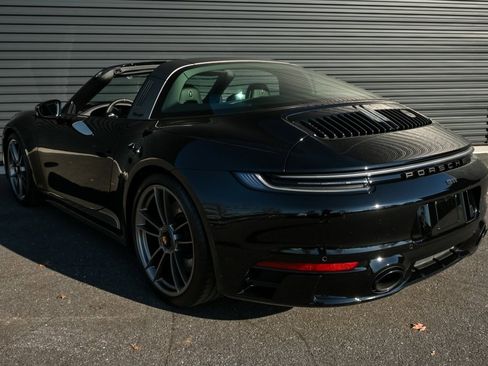 Certified 2024 Porsche 911 image 3