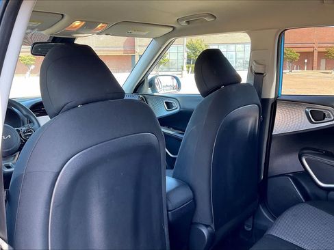 Used 2024 Kia Soul S FWD image 10
