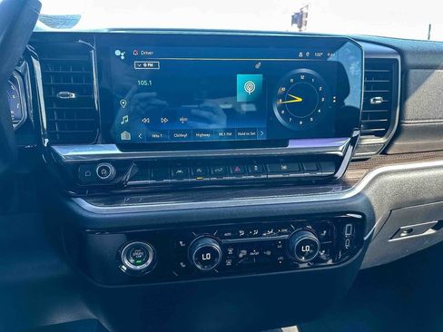Used 2022 Chevrolet Silverado 1500 RST AWD/4WD image 30
