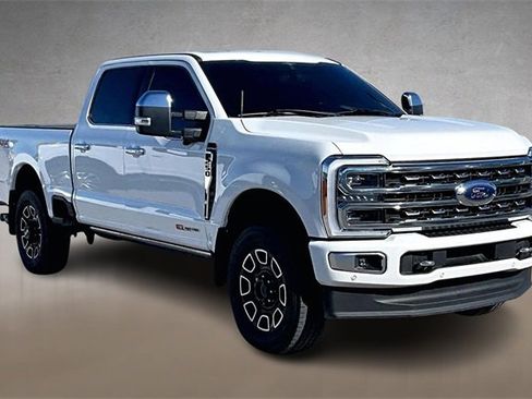 Used 2023 Ford F250 Platinum image 10