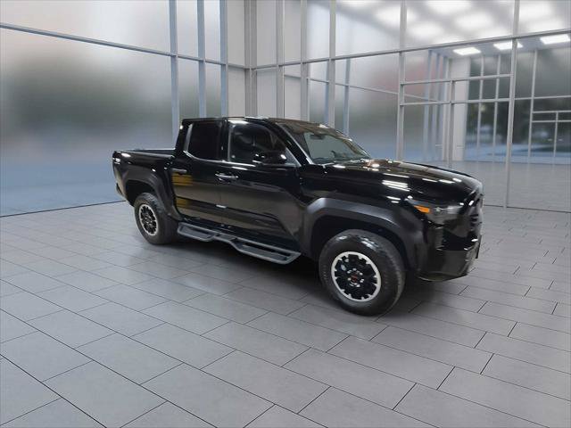 Certified 2025 Toyota Tacoma TRD Off-Road w/ TRD Off Road Upgrade Package AWD/4WD image 2