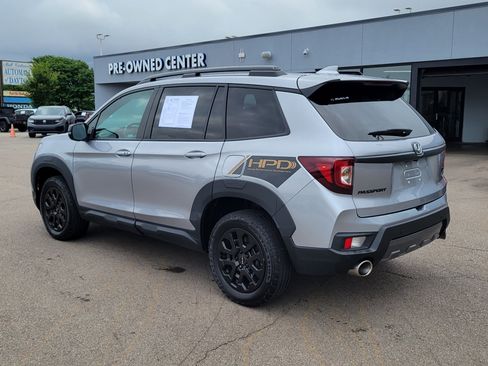 Certified 2023 Honda Passport TrailSport image 3