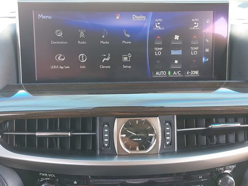 Used 2018 Lexus LX 570 4WD image 24