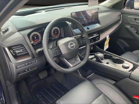 Certified 2025 Nissan Rogue Platinum w/ Platinum Premium Package image 7