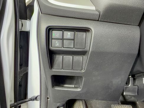 Used 2020 Honda CR-V LX image 32