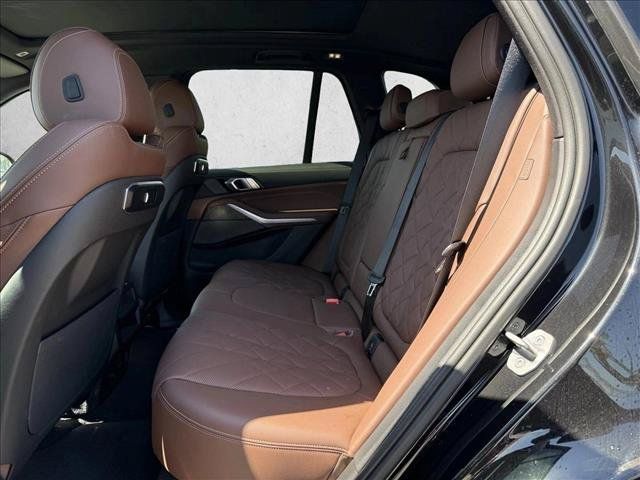 Used 2024 BMW X5 xDrive40i w/ Parking Assistance Package AWD/4WD image 9