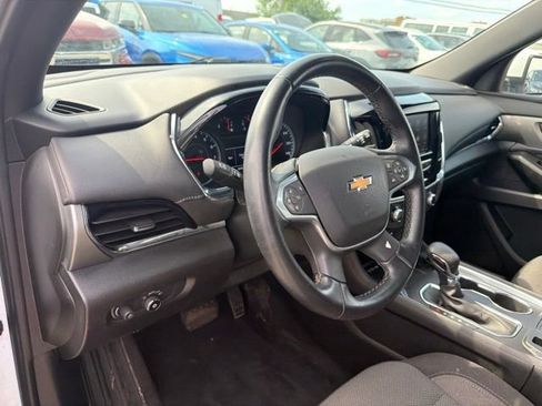 Used 2023 Chevrolet Traverse LT FWD image 15