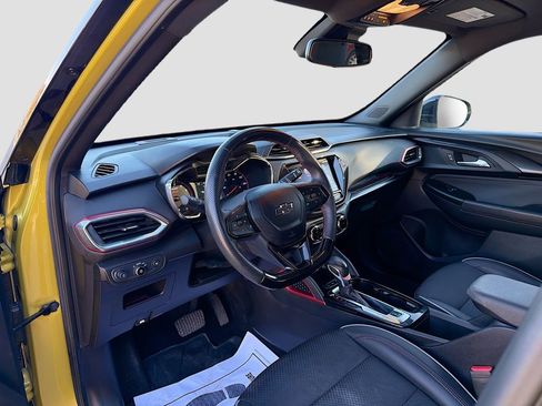Used 2023 Chevrolet TrailBlazer RS w/ Convenience Package FWD image 9